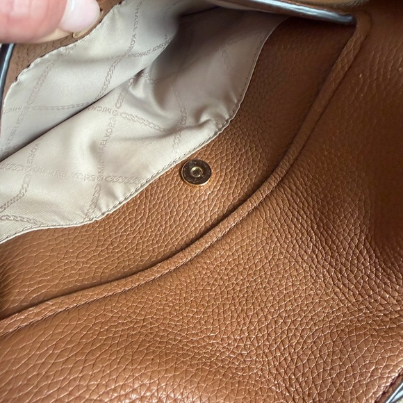 Michael Kors Bedford Large Pebbled Brown Leather Shoulder Bag Gold Hardware - Picture 6 of 15